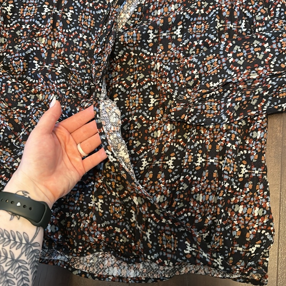 Patterned Blouse - Picture 4 of 7